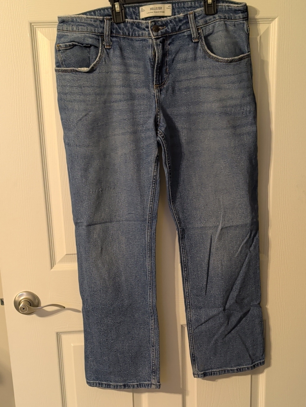 Hollister Women's Light Blue Straight-Leg Jeans